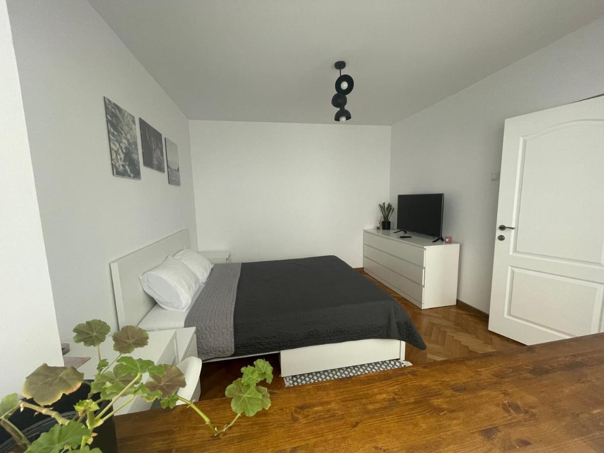 ياش Apartament De Lux Semicentral المظهر الخارجي الصورة
